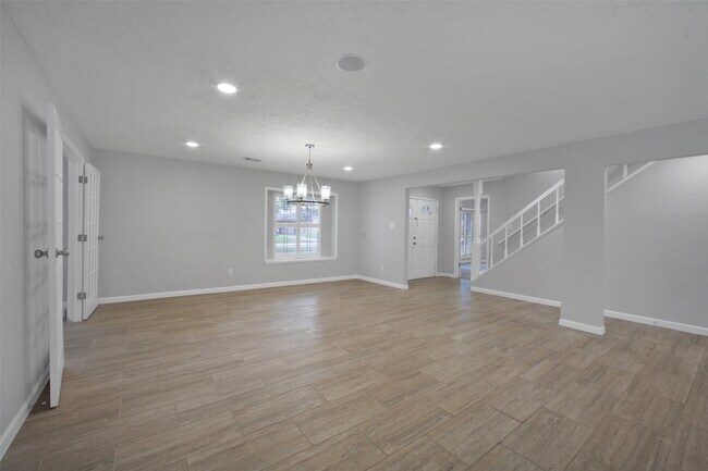 Building Photo - 15815 Baytree Dr