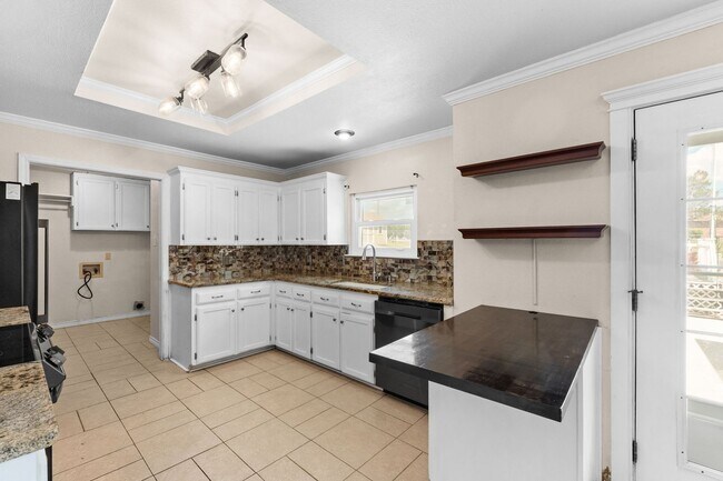 Building Photo - 122 CR - 4936