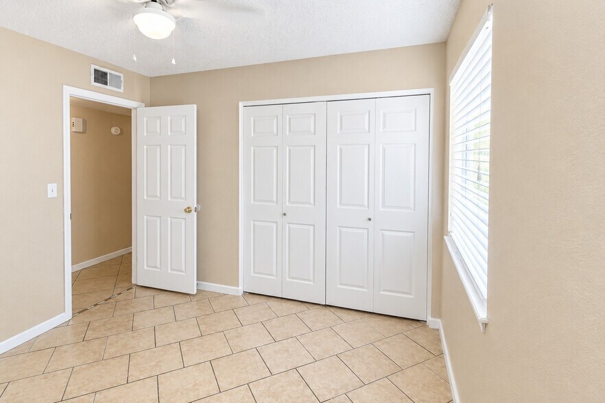 Third bedroom - 3731 E Hampton Ave