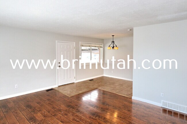 Building Photo - 3799 S 2235 E