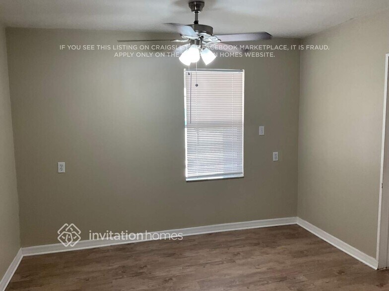 Building Photo - 4504 21st Ave W