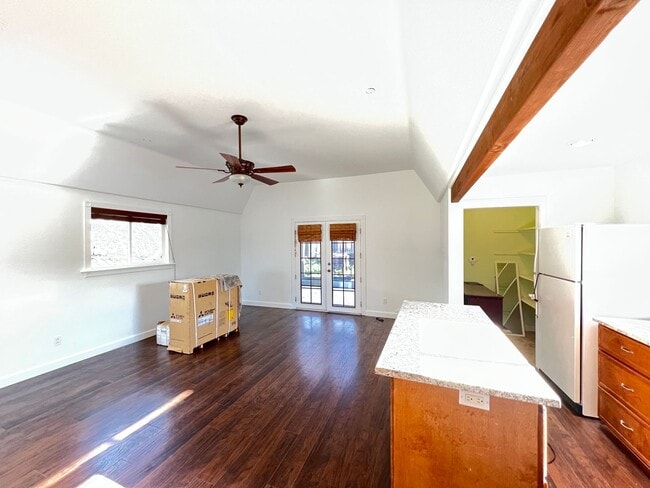 Building Photo - Hidden Gem in Benicia