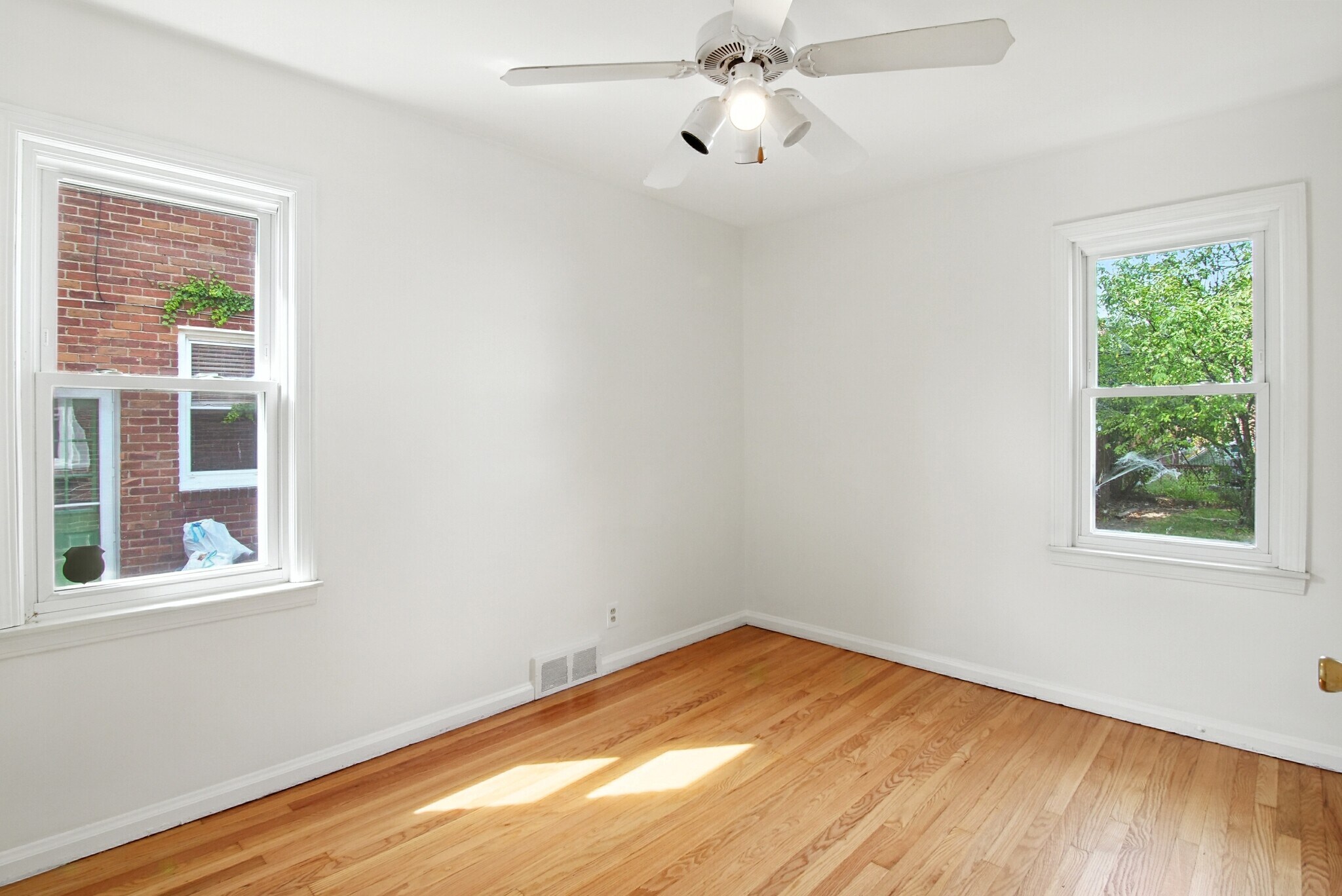 Building Photo - 20943 Hunt Club Dr