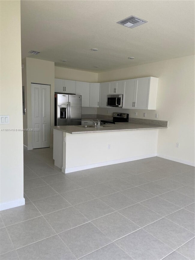 Building Photo - 3412 W 111th Pl