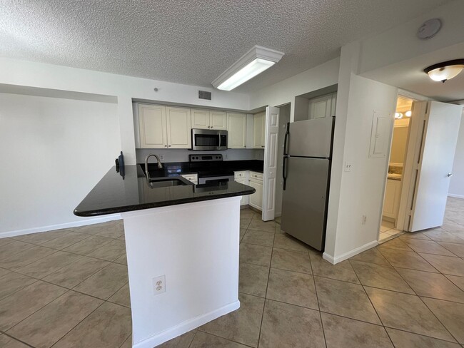 Building Photo - ANNUAL RENTAL - 1ST FLOOR 3 BED / 2 BATH C...