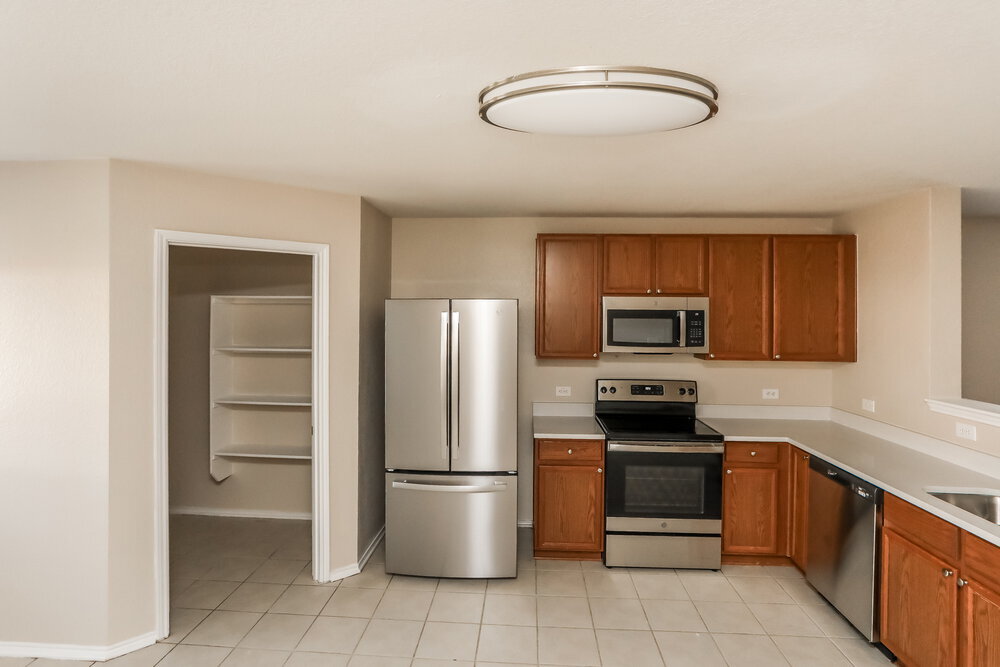 Building Photo - 1316 Hazelnut Dr