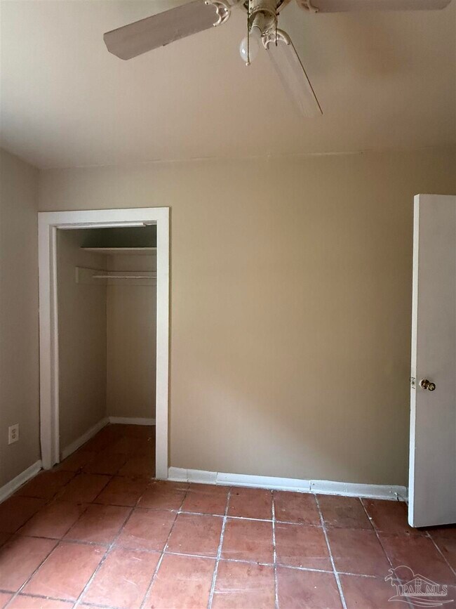 Building Photo - 5103 Wildwood Ave
