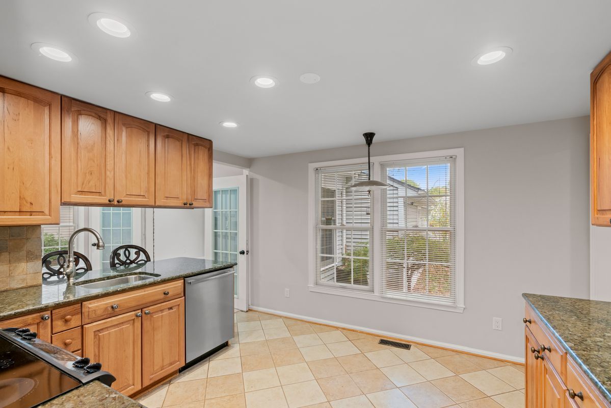 Building Photo - 12037 Stoneford Dr