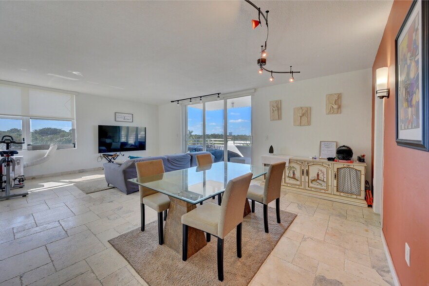Building Photo - 888 Intracoastal Dr