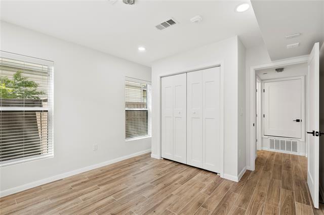 Building Photo - 4518 Roland Ave