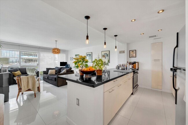 Building Photo - 2451 Brickell Ave