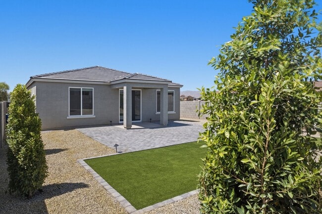 Building Photo - 18128 W Soft Wind Dr