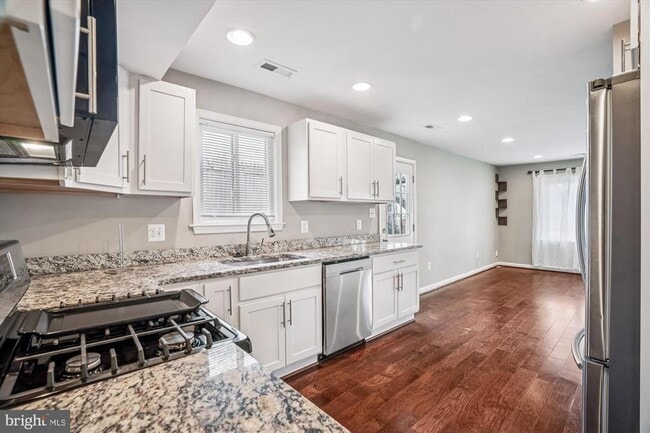 Building Photo - 3720 Harmon Ave