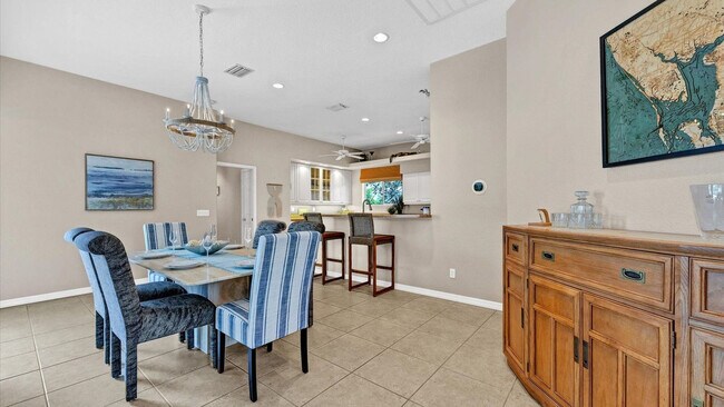 Building Photo - 974 Rotonda Cir