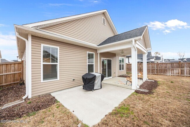 Building Photo - 3 Bed 2 Bath Unfurnished Single Family Home