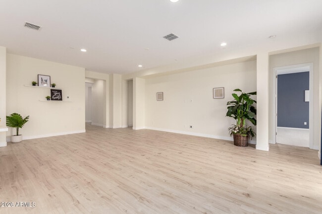 Building Photo - 18453 W Elwood St