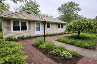 Building Photo - Spacious 3 Besroom Home Brunswick OH