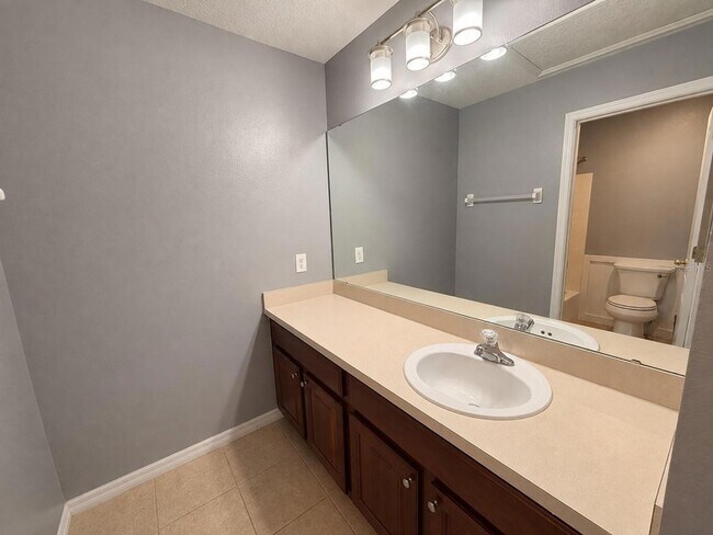 Building Photo - 895 Hacienda Cir