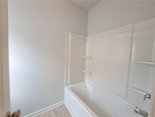 Building Photo - 3329 Long Creek Dr