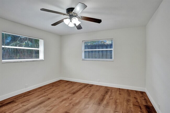 Building Photo - 4240 NW 21st Ave