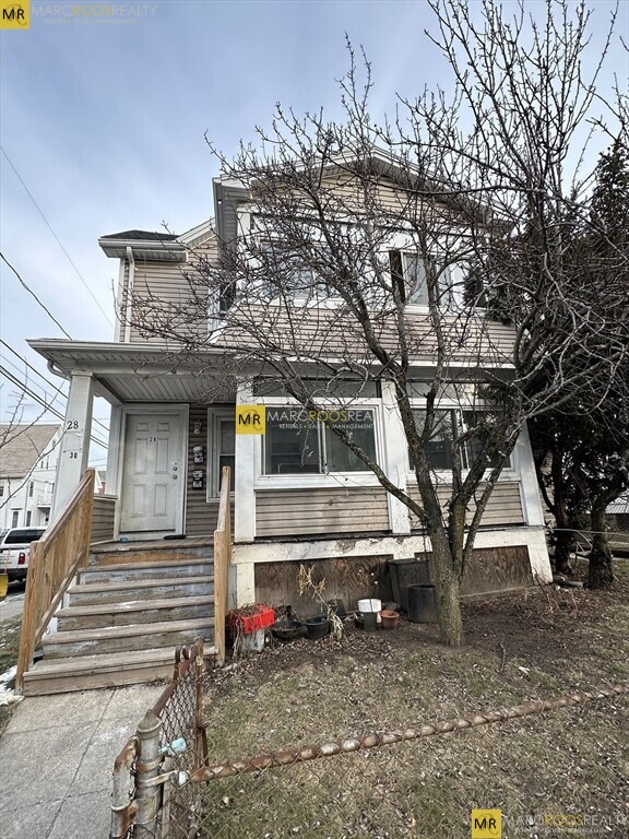 Building Photo - 30 Linden St