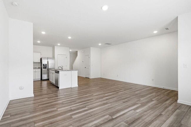 Building Photo - 307 Spaight Acrs Wy