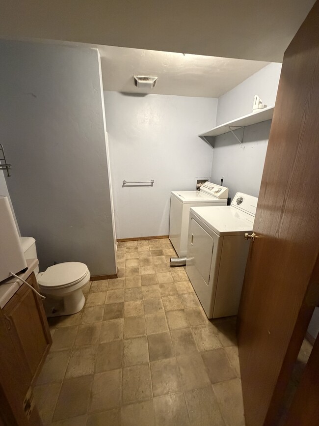 Building Photo - 469 Dutton Ave