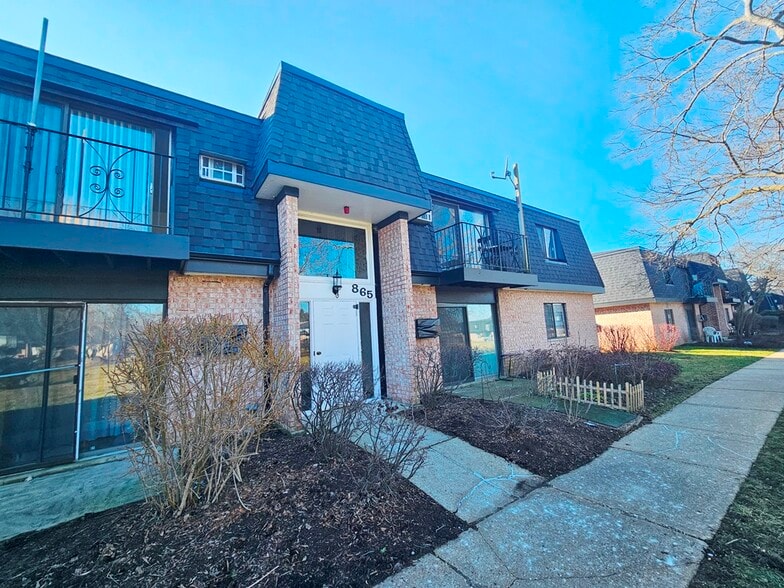 Building Photo - 865 Westmoreland Dr