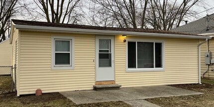 Building Photo - N Grand Ave 2