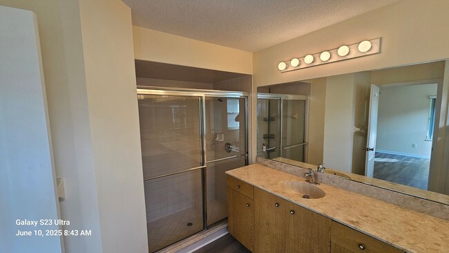 Building Photo - Charming 3 Bedroom, 2 Bath, 2 Car Garage H...