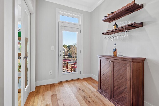 Building Photo - Gorgeous 3 level modern farmhouse townhome...