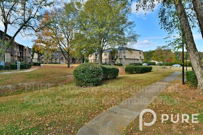 Building Photo - 1323 Old Manor Rd