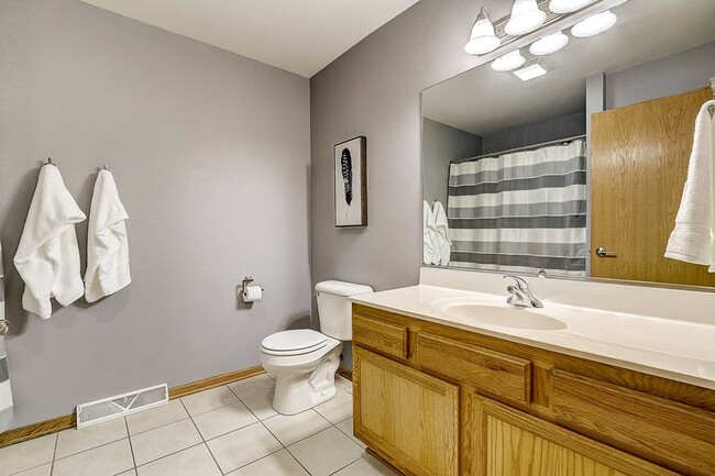 Building Photo - 2966 Kentville Dr