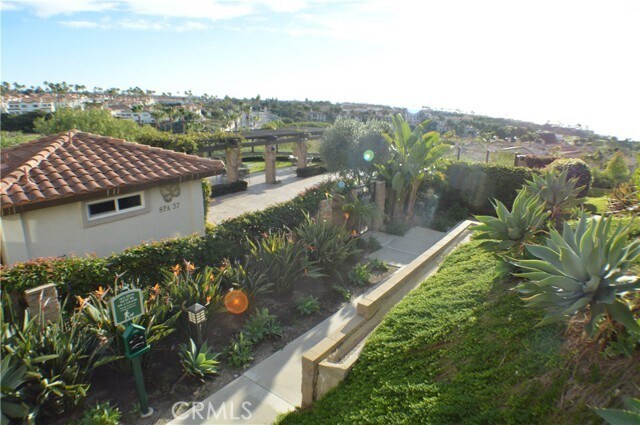 Building Photo - 48 Corniche Dr