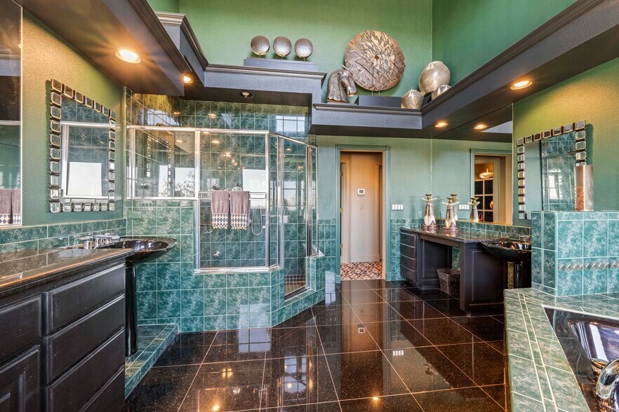 Building Photo - 8985 Vista de Lago Ct