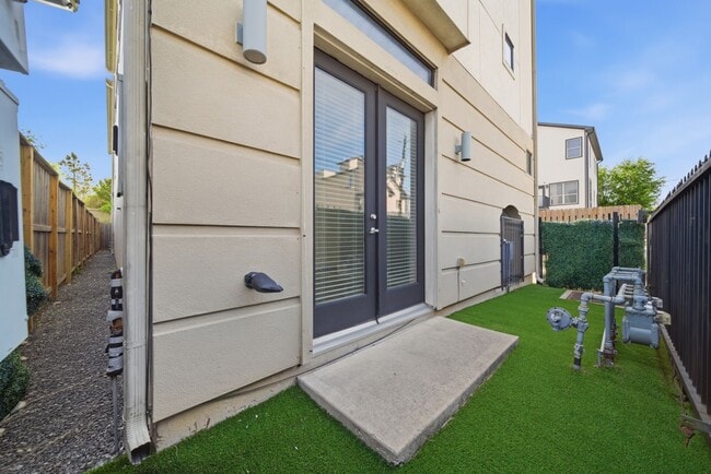 Building Photo - 1814 Thompson St