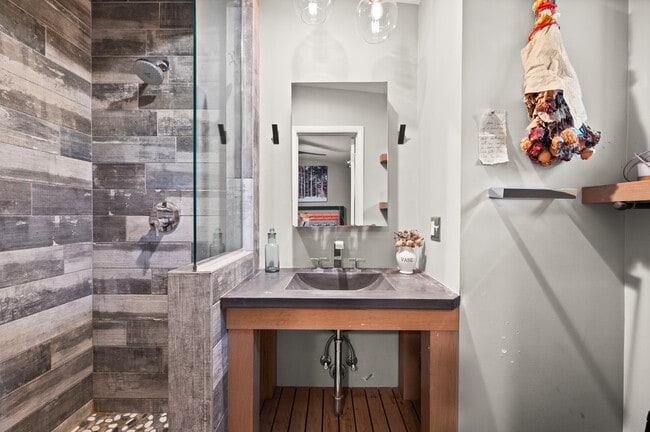 Building Photo - 1542 Fieldcrest Ln