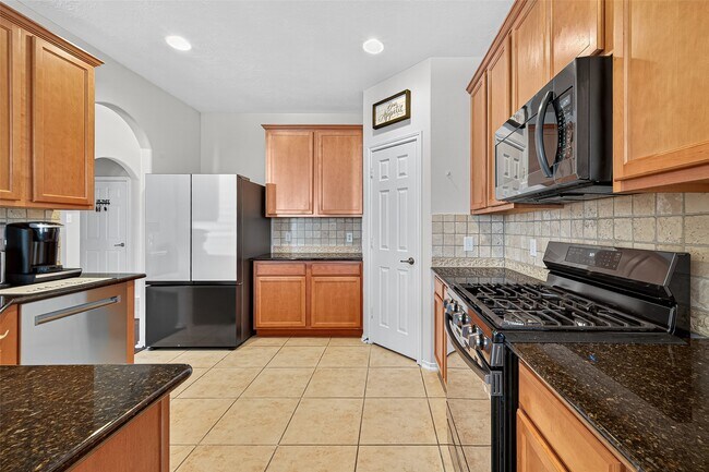 Building Photo - 6230 Hollydale Ridge Ln