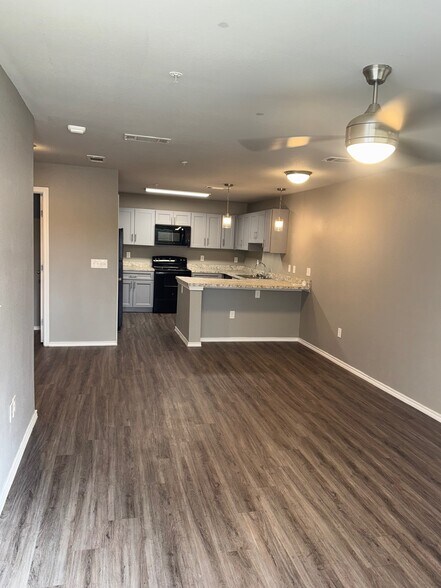 Building Photo - 6108 Abrams Rd