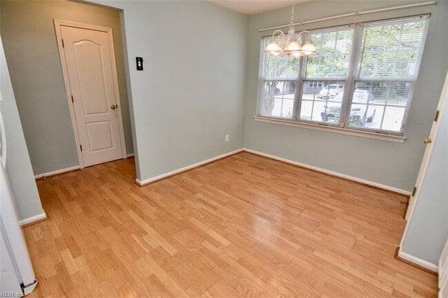 Building Photo - 145 Horse Run Dr