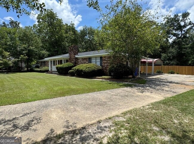 Building Photo - 108 Plum St