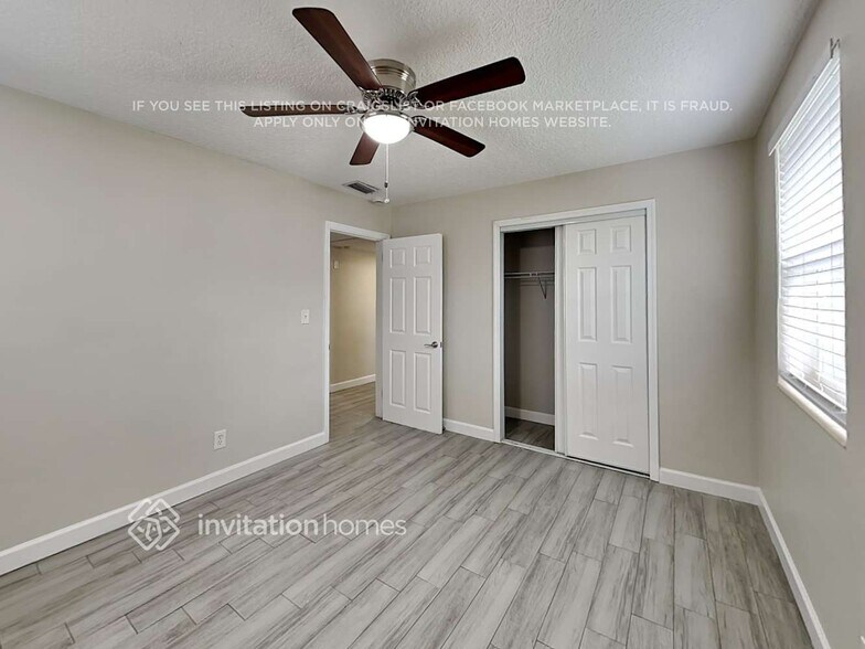 Building Photo - 2527 Oak Summit Dr