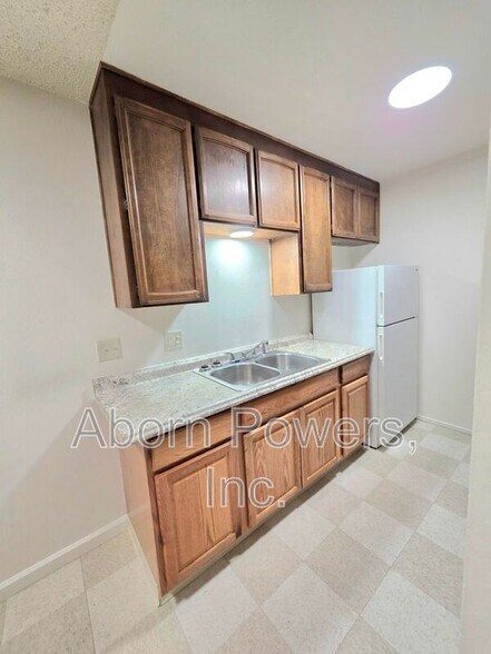 Building Photo - 1221 B St