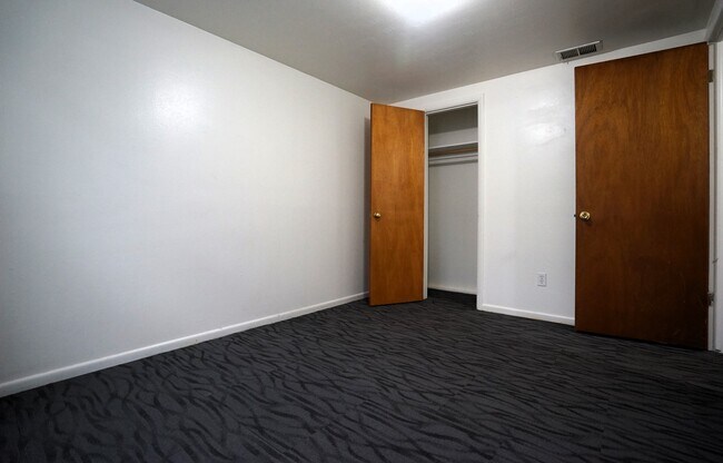 Building Photo - 2500 Westchester Dr