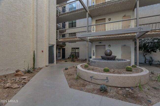 Building Photo - 5102 N 31st Pl