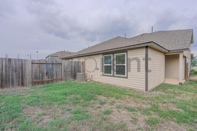 Building Photo - Unit