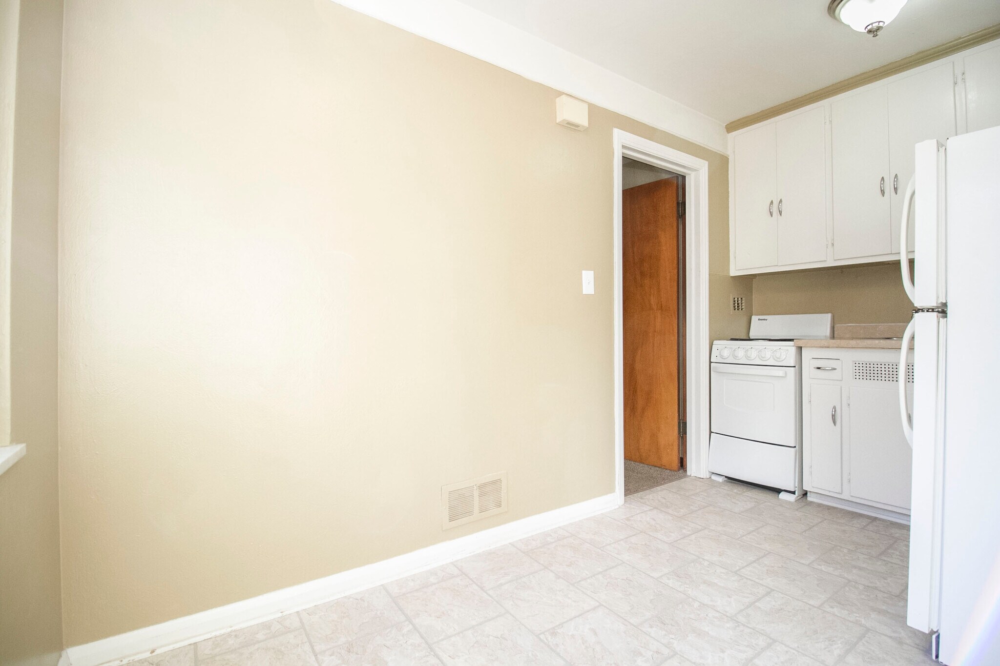 Building Photo - 3941 Torrance Dr