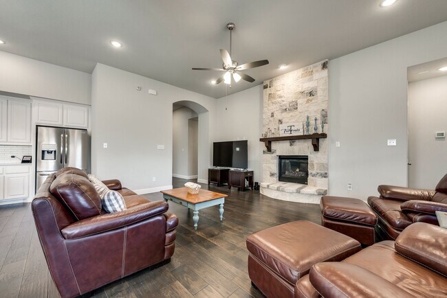 Building Photo - Beautiful Home in Sought-After NWISD!