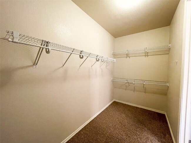 Building Photo - 2605 Tumbling River Dr