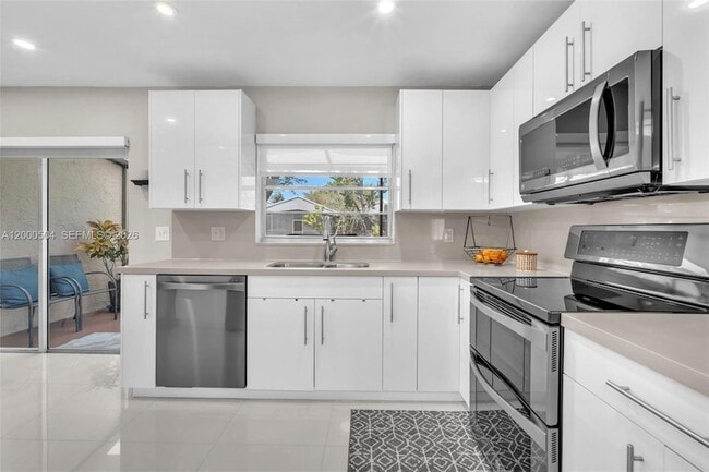 Building Photo - 15743 Woodgate Pl